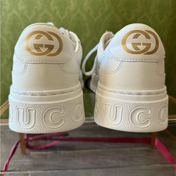 Authentic Gucci white GG embossed leather sneakers in like-new condition - Picture 4 of 7